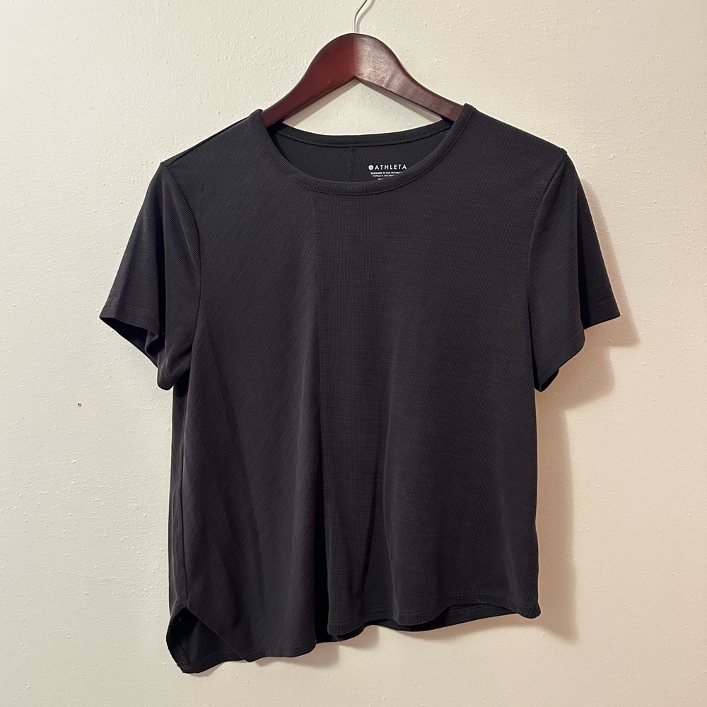 Athleta Women’s Vented Asymmetrical Active Short Sleeve Tee Size Small